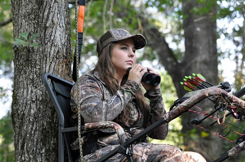 Full draw in a treestand (bowhunting) (CC BY-ND 2.0) by MyFWC Florida Fish and Wildlife